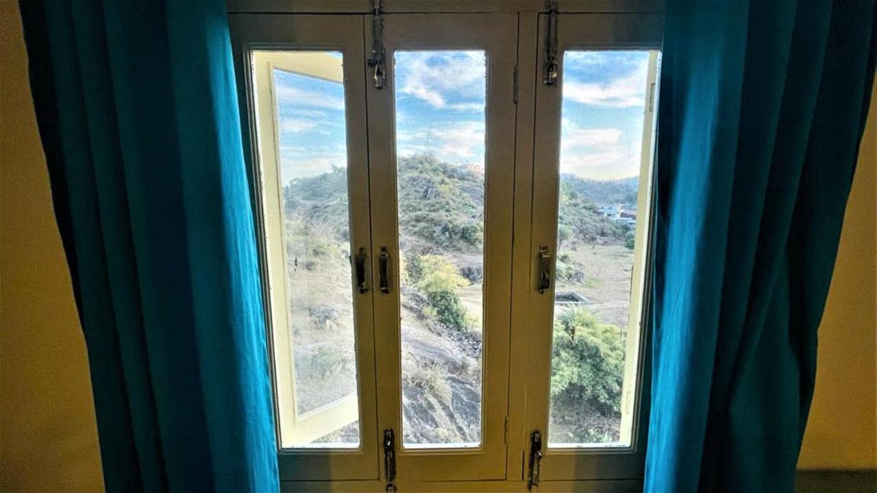 مبيت وإفطار Shikhar Bunglow - A Stunning Valley View Bungalow In مونت ابو المظهر الخارجي الصورة